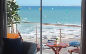 Bloubergstrand 2 Bedroom Beachfront Apartment